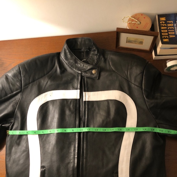 Vintage Leather Motorcycle Women’s Jacket - Picture 7 of 9